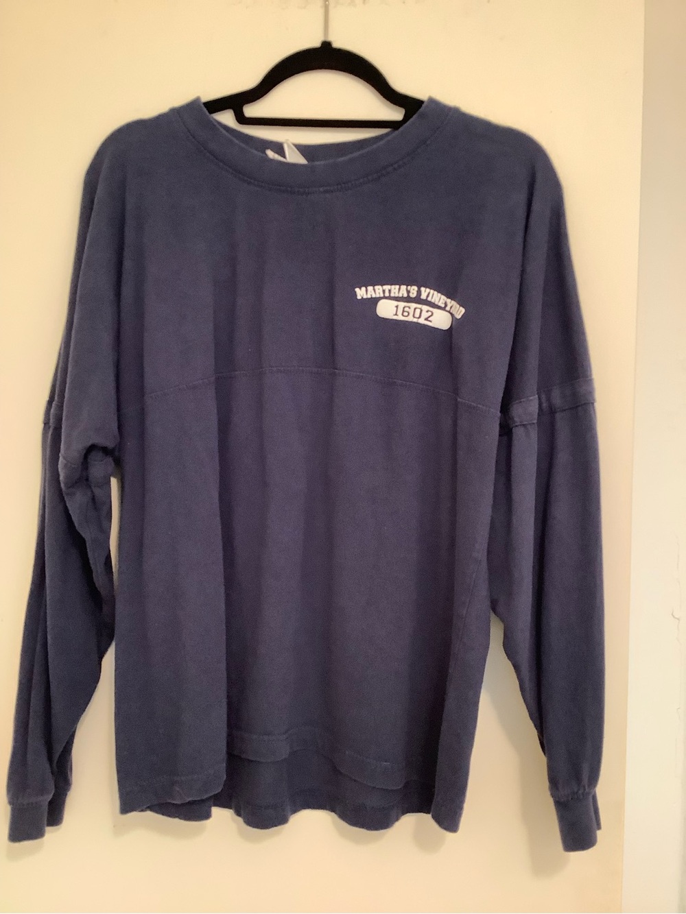 Rare 1602 MARTHA’S VINEYARD Long-Sleeve Sweatshirt - Blue